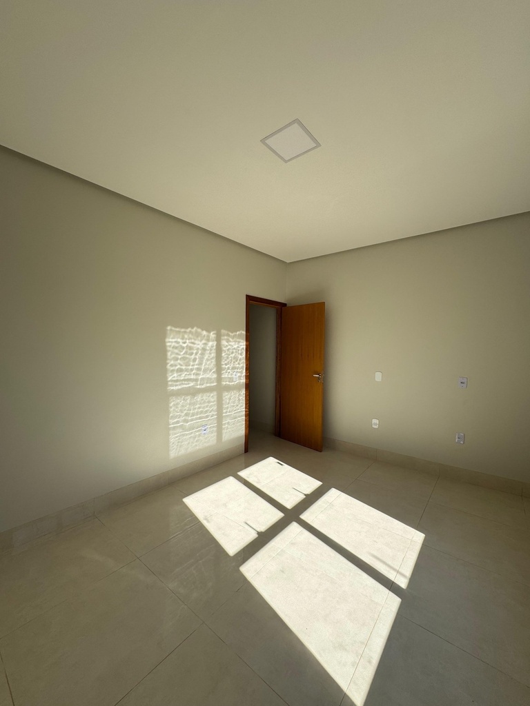 residential-/-home-3-quartos-60m2-jardim-das-americas-formosa-go